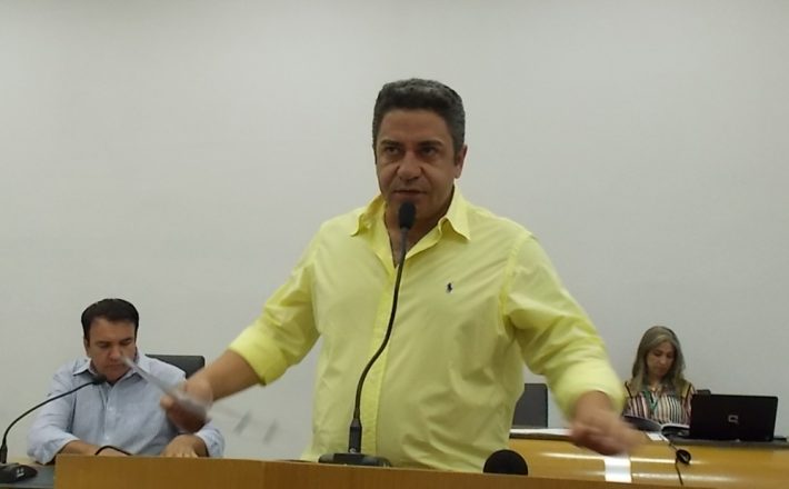 Robson Magela pede que prefeito cumpra promessa de campanha
