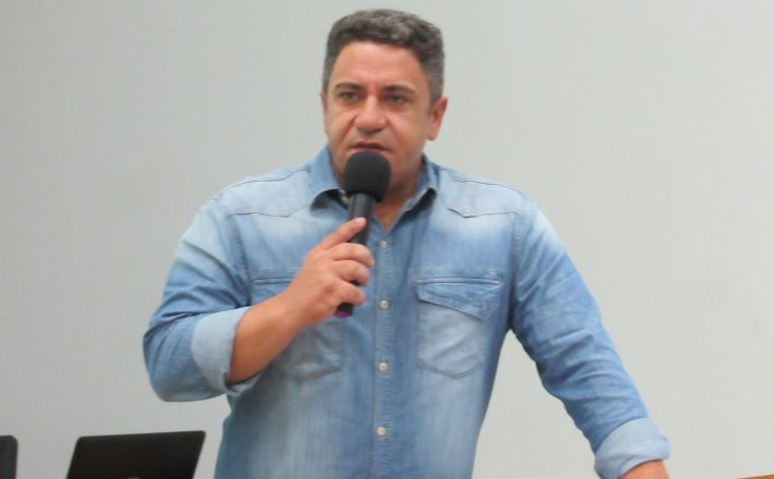 Robson Magela alerta os servidores da Prefeitura de Araxá para que lutem por seus direitos