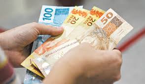 Governo propõe salário mínimo de R$ 1.002 para o próximo ano