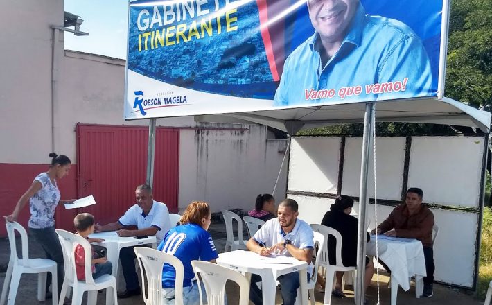 Robson Magela conversa com moradores dos bairros Abolição e Aeroporto