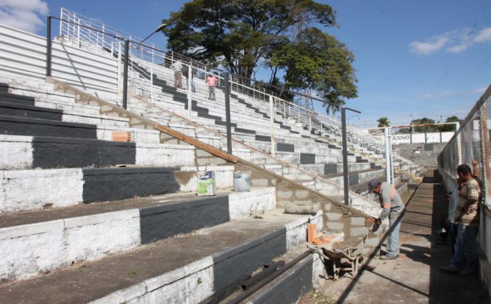 Estádio Fausto Alvim recebe melhorias para os jogos do Araxá Esporte