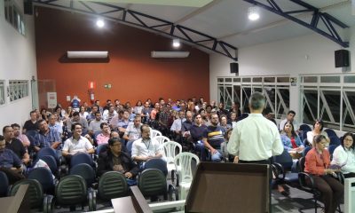 Uniaraxá realiza reunião Geral de Professores para início do II Semestre/2018