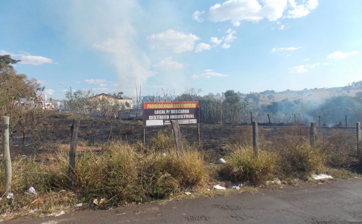 Robson Magela cobra manutenção da Estrada da Antinha e alerta sobre queimadas