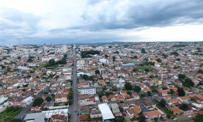 Governo de Minas retém recursos de Araxá e inviabiliza pagamentos via FUNDEB