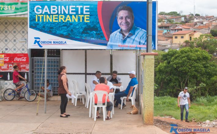 Robson Magela realiza Gabinete Itinerante na rua Pará