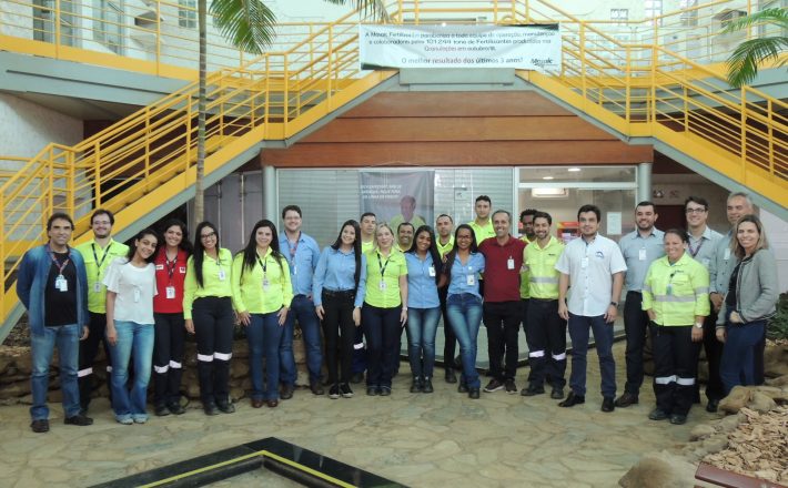 Estudantes do UNIARAXÁ concluem Projetos na MOSAIC Fertilizantes