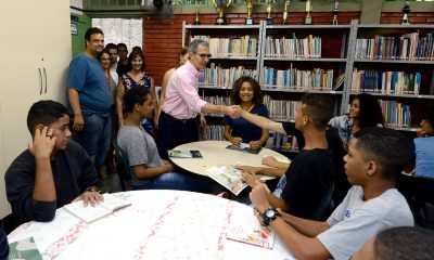 Na volta às aulas, governador Romeu Zema visita escola em Santa Luzia e propõe melhoria nos resultados de Minas no Ideb