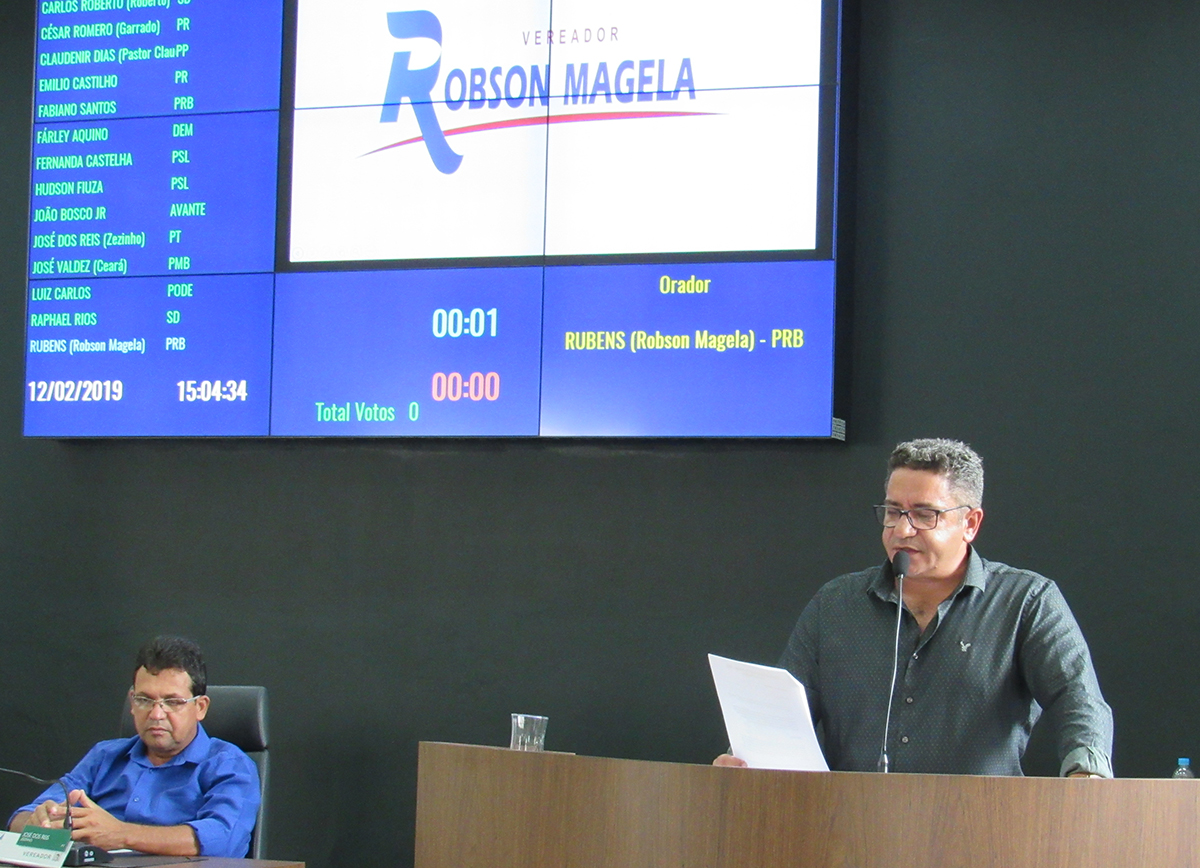 Robson Magela solicita Fórum Comunitário para debater situação de servidores da Educação