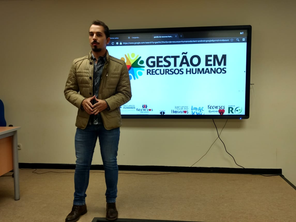 Araxaense se destaca em workshop sobre Gestão de Pessoas na Espanha