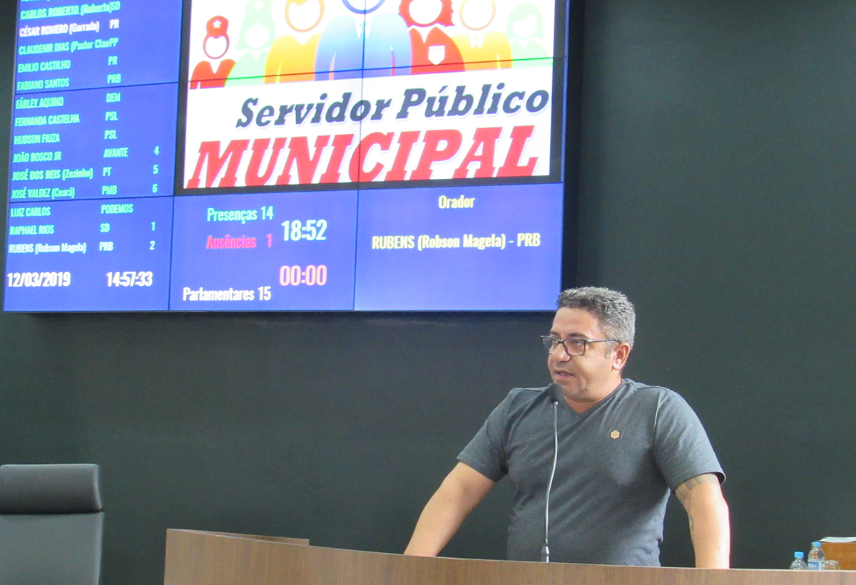 Robson Magela cobra reajuste salarial para os servidores da Prefeitura de Araxá