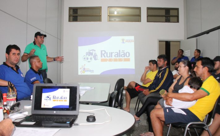 Prefeitura reúne com representantes das equipes participantes do Ruralão