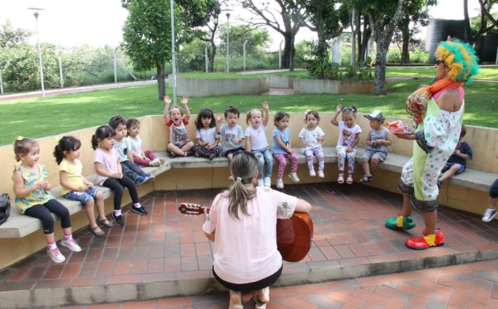 Parque do Cristo, revitalizado pela Prefeitura, recebe visita de alunos da rede de ensino
