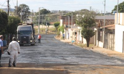 Prefeitura inicia recapeamento asfáltico no bairro São Domingos