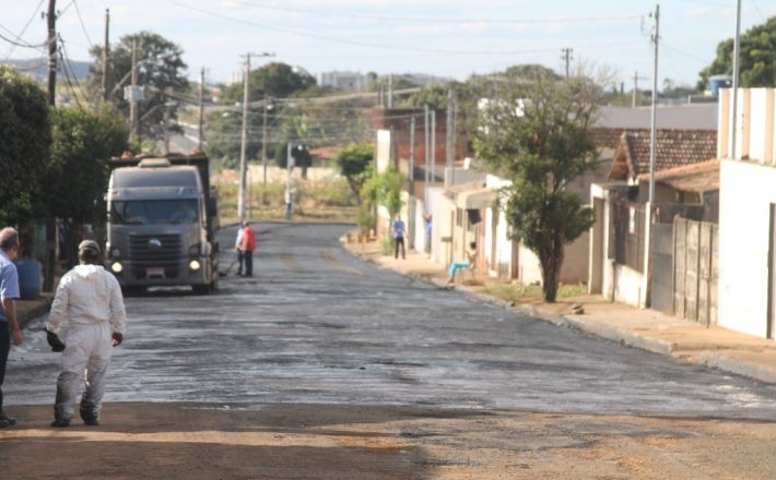 Prefeitura inicia recapeamento asfáltico no bairro São Domingos