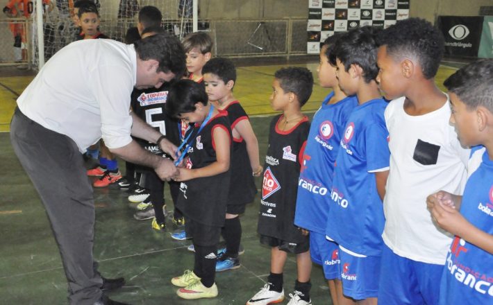 Araxá vence e avança para oitavas de final da Copa Inconfidentes Futsal Band