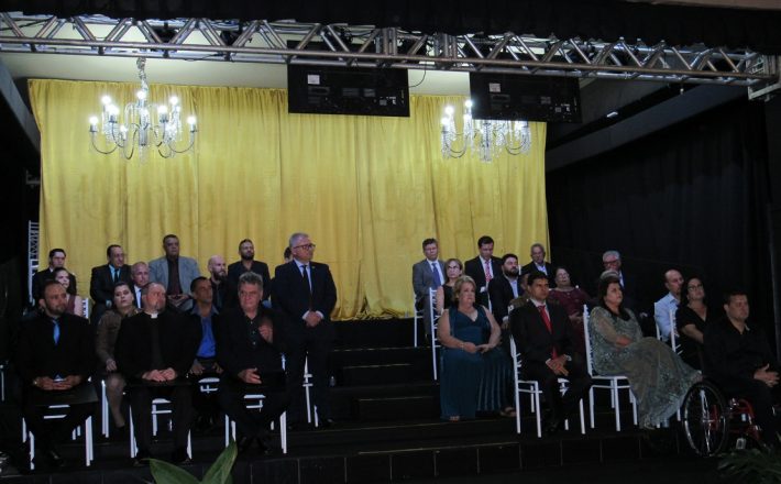 Reunião Solene da Câmara homenageia personalidades no aniversário de Araxá