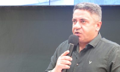 Robson Magela cobra Prefeitura sobre a péssima qualidade do asfalto em Araxá