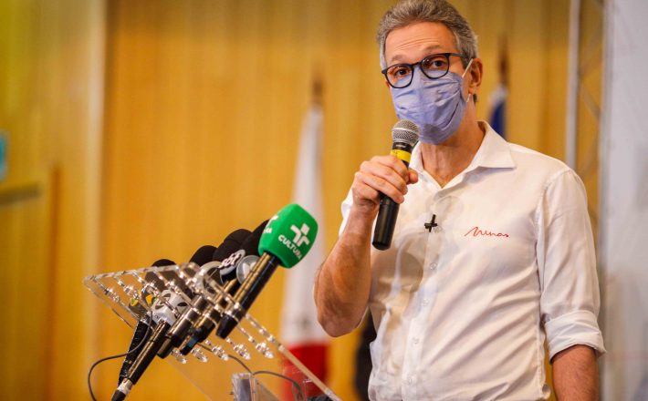 Governador Romeu Zema entrega oito respiradores e um cardioversor para tratamento da covid-19 em Uberlândia