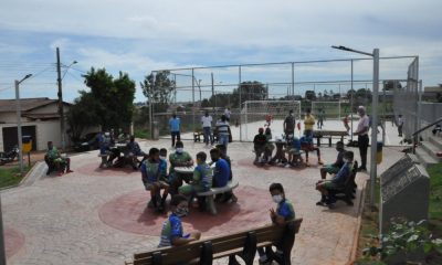 Quadra poliesportiva no setor sul de Araxá é inaugurada