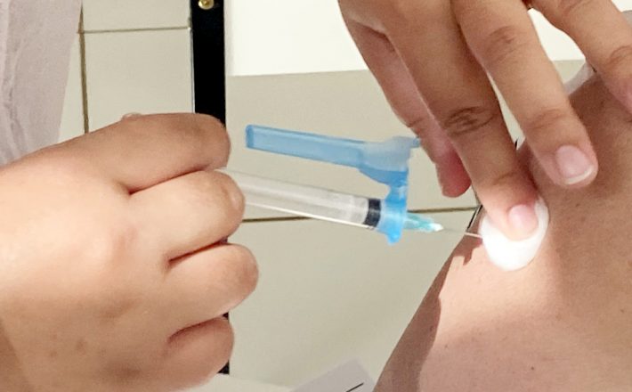 Araxá suspende vacinação contra Covid-19 por falta de remessa de doses