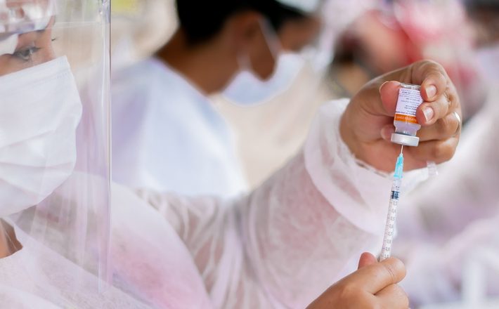 Doses entregues pelo Estado garantem vacinação total apenas para idosos acima de 85 anos em Araxá