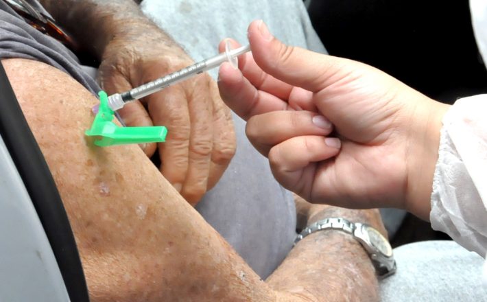 Araxá vacina idosos de 73 e 74 anos nesta terça