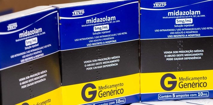 Mais de 133 mil unidades de medicamentos para kit intubação chegam a Minas Gerais