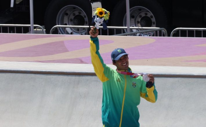 Kevin Hoefler garante a primeira medalha do Brasil em Tóquio: prata no skate street