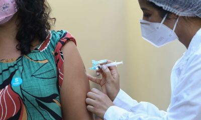 Vacinação em Minas: 500 cidades não registram mortes por coronavírus há um mês