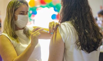 Araxá vacina adolescentes de 16 anos sem comorbidades nesta quarta