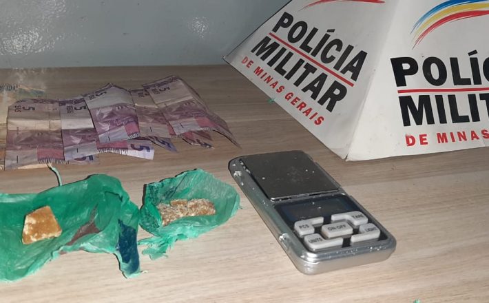 POLÍCIA MILITAR PRENDE SUSPEITO POR TRÁFICO DE DROGAS EM ARAXÁ/MG