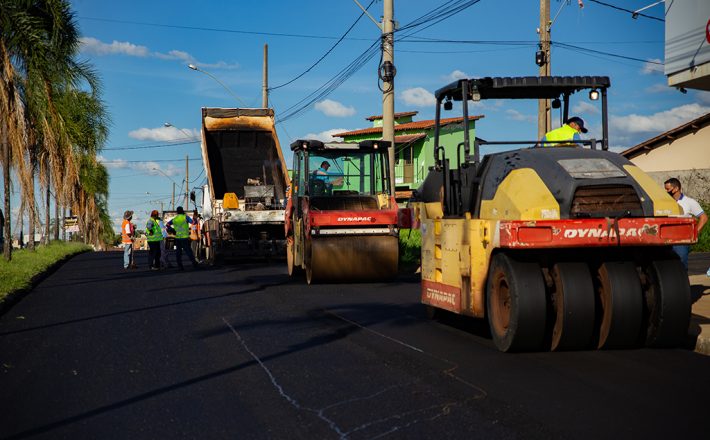 Prefeitura de Araxá abre frente de trabalho para recapeamento de 19 ruas e avenidas