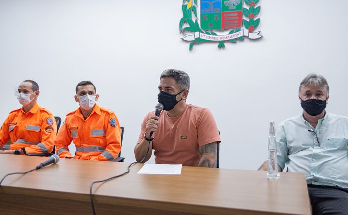 Prefeitura e Corpo de Bombeiros entregam certificados de brigadistas para servidores da Guarda Patrimonial
