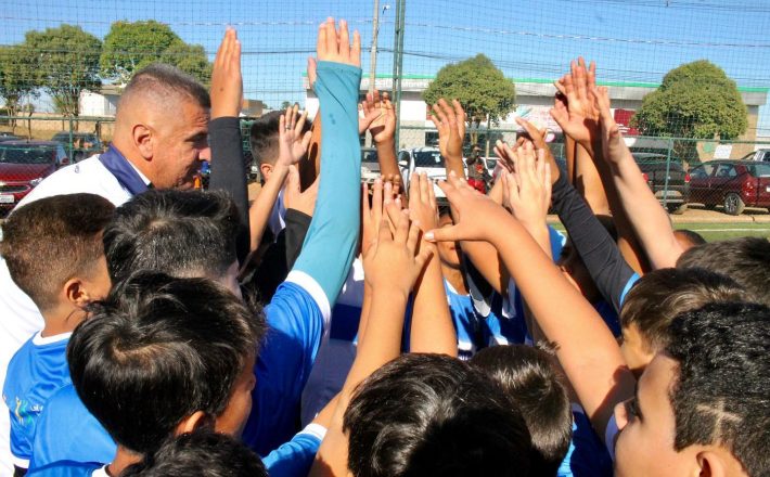 Projeto do Dínamo Lobinho contribui para o desenvolvimento social e esportivo de crianças em Araxá