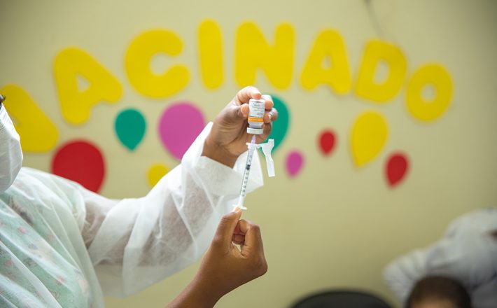 Saúde aplica vacina contra Covid-19 em crianças a partir de 6 meses a menores de 3 anos nesta sexta (23)