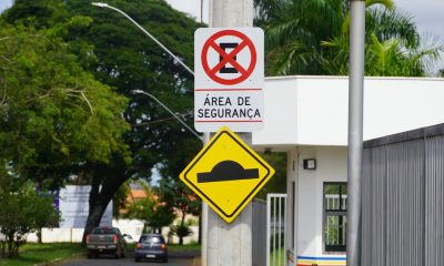 Ruas e avenidas de Araxá recebem manutenção de sinalização