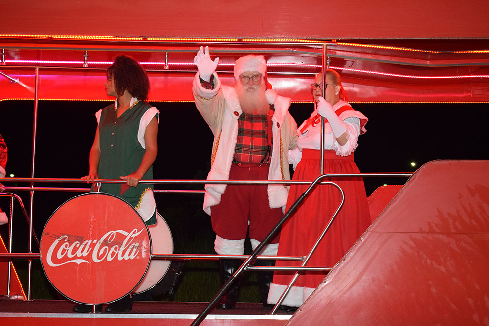 Caravana de Natal da Coca-Cola passa nesta sexta (9) por Araxá; saiba como acompanhar | Portal Araxá Caravana de Natal da Coca-Cola passa nesta sexta (9) por Araxá; saiba como acompanhar | Portal Araxá