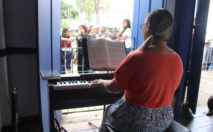 2º NESTE NATAL SEJA LUZ: Museu Dona Beja recebe apresentação musical da Família Passos