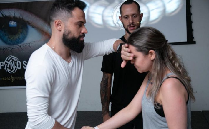 Hipnose: especialista de Araxá explica como é a formação e como a técnica pode te ajudar a viver melhor