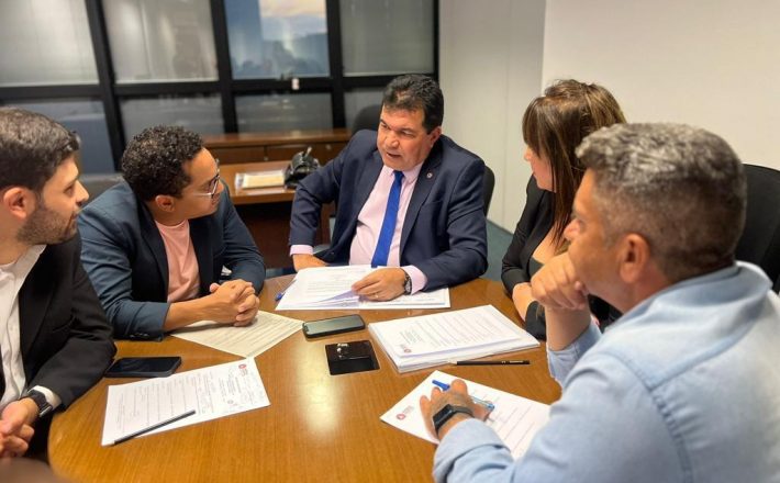 Em reunião com a Prefeitura de Araxá, Governo de Minas garante aporte de R$ 1 milhão para obras da Educação