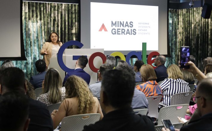 Governo de Minas distribui 65 mil Chromebooks para professores do ensino médio da rede estadual