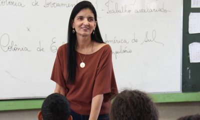 Governo de Minas concede mais de 15 mil progressões e promoções da carreira para servidores da educação