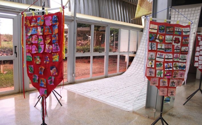 Bordados produzidos por tecelãs da Fundação Cultural Calmon Barreto serão expostos em 14 países
