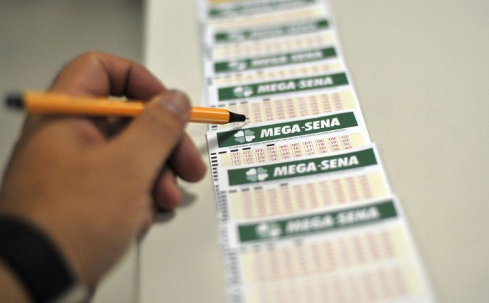 Mega-Sena acumula e poderá pagar R$ 300 milhões neste sábado (1º) 