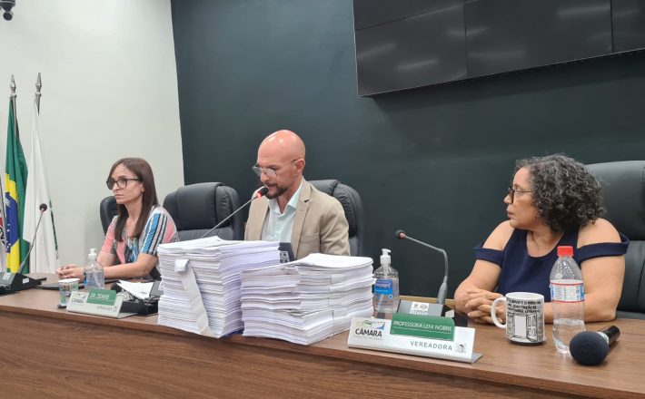 Comissão Processante realiza reunião para análise da defesa prévia do denunciado