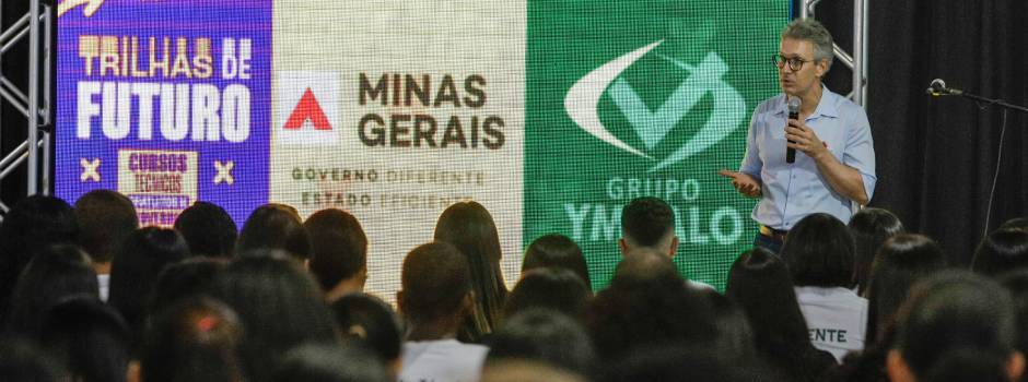 Governo de Minas acompanha desempenho do Trilhas de Futuro em escola do Serro 