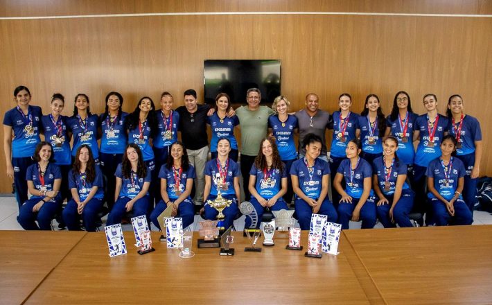 Prefeitura de Araxá recebe atletas do projeto Meninas de Ouro, que destacam conquistas em 2023