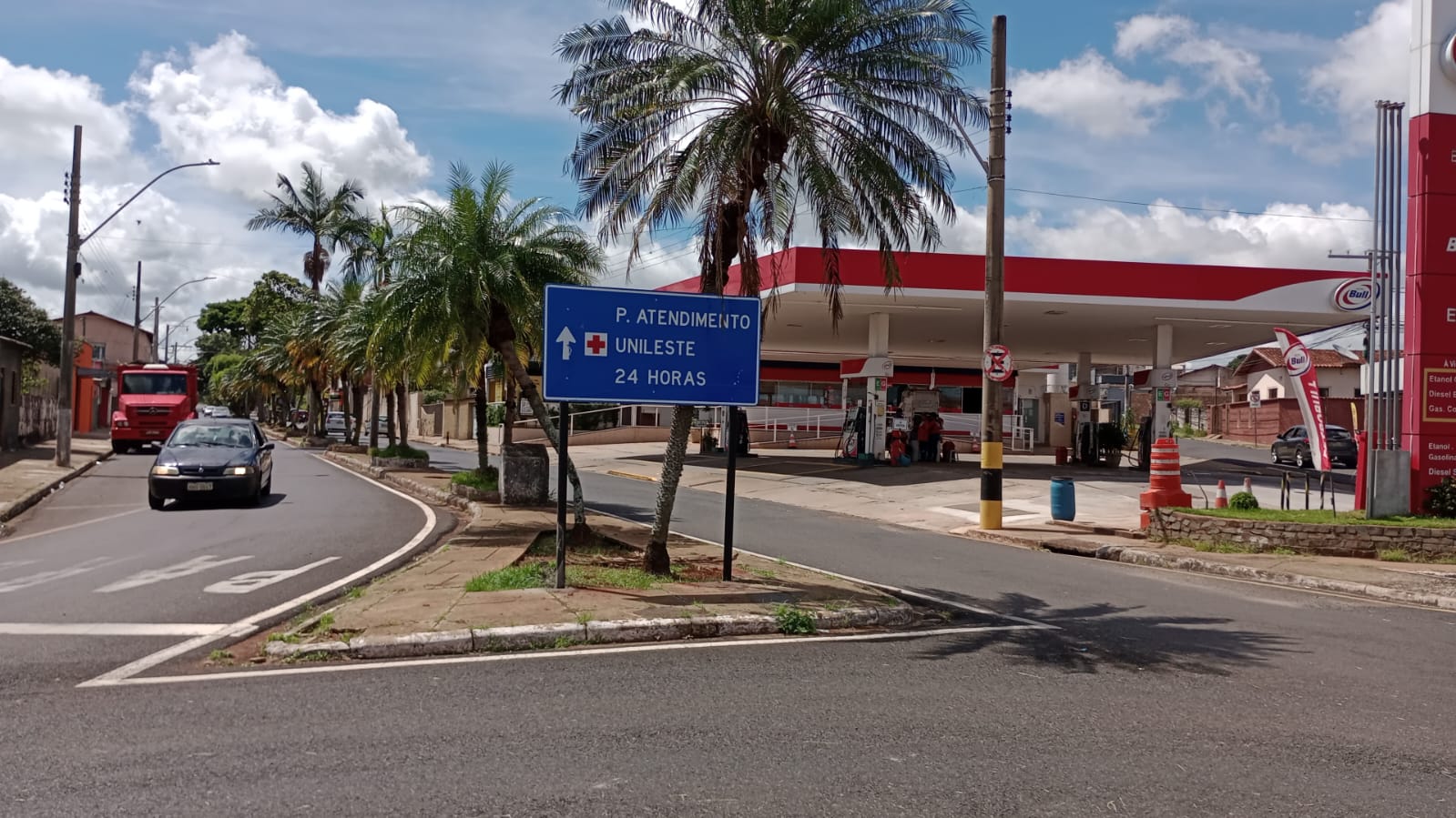 Ruas e avenidas de Araxá recebem instalação de novas placas indicativas