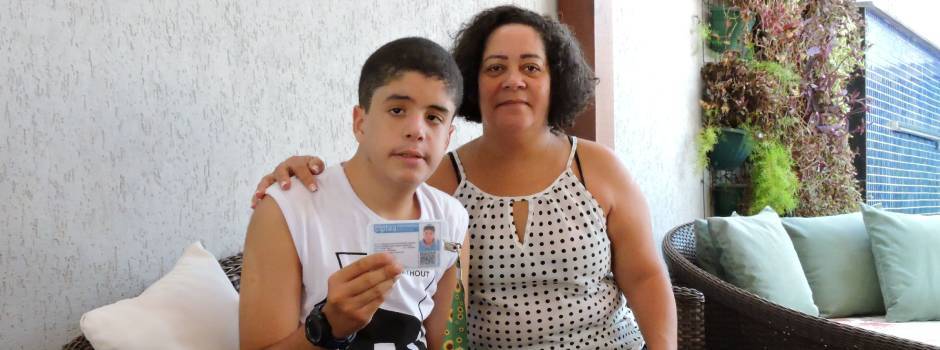 Carteira de identificação especial garante cidadania para mais de 22 mil pessoas com espectro autista