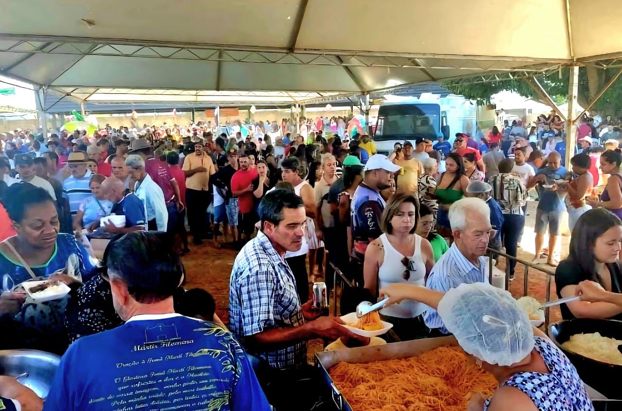 Com apoio da Prefeitura de Araxá, Encontro de Folia de Reis reúne mais de 15 mil pessoas